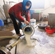 奶業(yè)困局，路在何方？