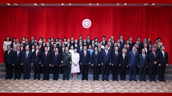 習(xí)近平會見香港特別行政區(qū)新任行政、立法、司法機(jī)構(gòu)負(fù)責(zé)人