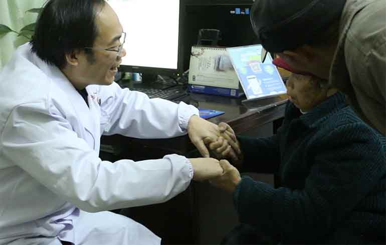 致敬偉大改革｜對話40年，講述身邊的健康故事（第三集）——有了新農合，看病不再愁