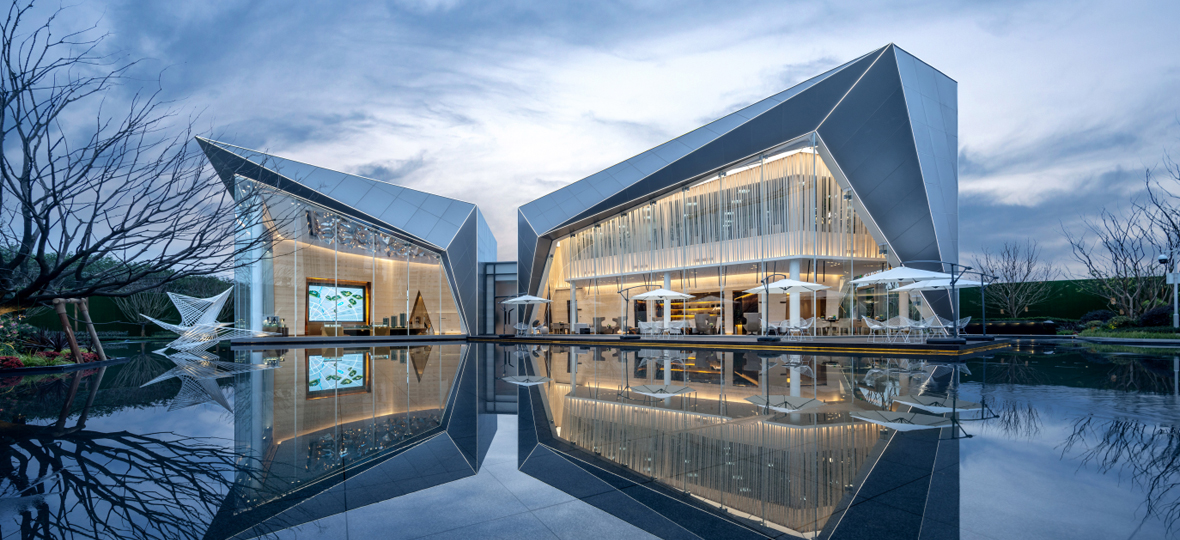 2019年是中國奧園發(fā)展史上一個(gè)重要里程碑，奮進(jìn)新時(shí)代，筑夢(mèng)新奧園。積極履行企業(yè)應(yīng)承擔(dān)的社會(huì)責(zé)任，為客戶乃至社會(huì)“構(gòu)筑健康生活”。