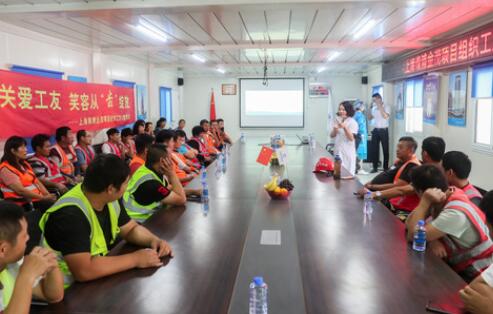 “小病挺，大病拖” 農(nóng)民工的健康保障如何破題？