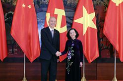 蔡奇同越共中央政治局委員、中央書記處常務(wù)書記張氏梅舉行會(huì)談