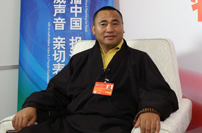 全國政協(xié)委員東寶仲巴·呼圖克圖做客新華網(wǎng)、中國政府網(wǎng)兩會訪談