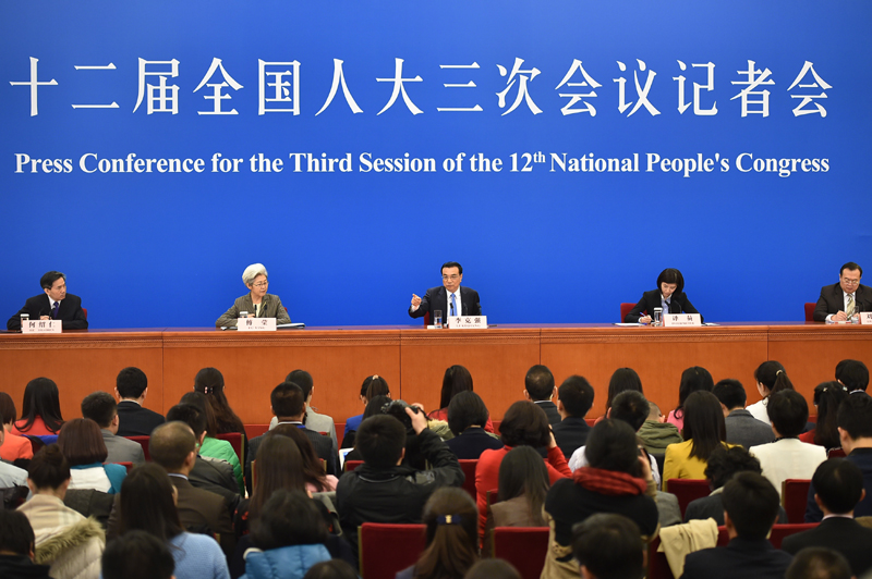 3月15日，國務(wù)院總理李克強(qiáng)在北京人民大會堂與中外記者見面，并回答記者提問。新華社記者 李然 攝