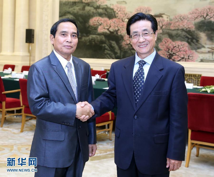 7月7日，中共中央書記處書記、中央紀(jì)委副書記趙洪祝在北京同老撾人民革命黨中央政治局委員、中央紀(jì)委書記、政府副總理本通率領(lǐng)的老撾人民革命黨代表團(tuán)舉行工作會(huì)談。新華社記者 姚大偉 攝 
