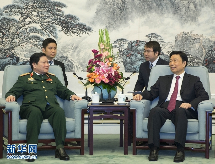 8月29日，中共中央政治局委員、國家副主席李源潮在北京會見越南共產(chǎn)黨中央政治局委員、國防部長吳春歷。 新華社記者丁林攝