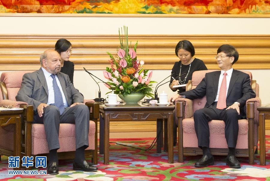 9月5日，中共中央政治局委員、中央政法委書記孟建柱在北京中南海會(huì)見國(guó)際法院院長(zhǎng)亞伯拉罕。 新華社記者 黃敬文 攝 