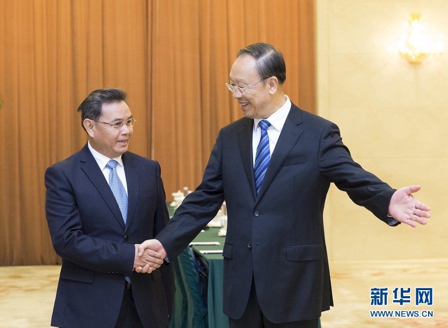 10月12日，中共中央書記處書記、全國政協(xié)副主席杜青林在北京會(huì)見來華訪問并出席“2016中國共產(chǎn)黨與世界對(duì)話會(huì)”的老撾人革黨中央政治局委員、建國陣線中央主席賽頌蓬·豐威漢率領(lǐng)的老撾人革黨代表團(tuán)?！⌒氯A社記者丁海濤攝