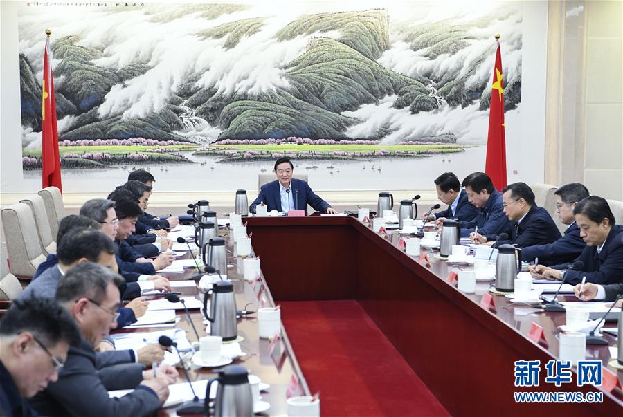 2月24日，中共中央政治局委員、中央書記處書記、中宣部部長劉奇葆出席國家高端智庫理事會擴(kuò)大會議。 新華社記者 張領(lǐng) 攝