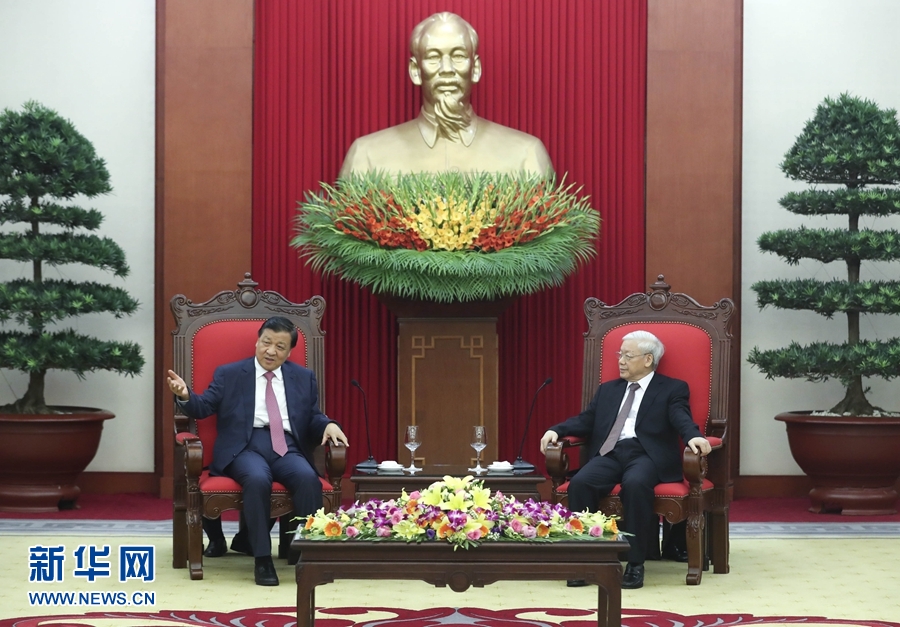 應越南共產(chǎn)黨邀請，中共中央政治局常委、中央書記處書記劉云山9月18日至19日對越南進行正式訪問。這是9月18日，劉云山在河內(nèi)會見越共中央總書記阮富仲。 新華社記者 龐興雷 攝