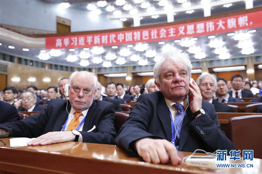 （新華全媒頭條·圖文互動(dòng)）（3）向著建設(shè)世界科技強(qiáng)國的偉大目標(biāo)奮勇前進(jìn)！——習(xí)近平總書記在兩院院士大會(huì)上的重要講話引起熱烈反響之一 