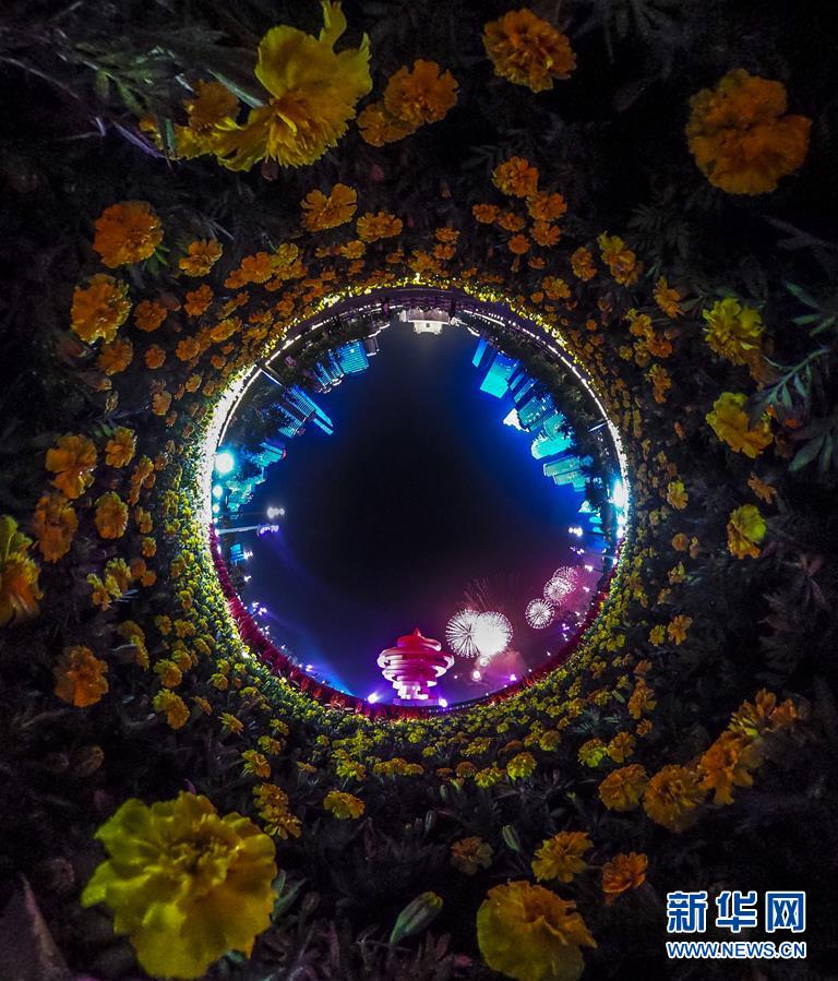 （新華全媒頭條·上合青島峰會(huì)·圖文互動(dòng)）（1）攜手前進(jìn)，開啟上合發(fā)展新征程 ——習(xí)近平主席主持上合組織青島峰會(huì) 并舉行系列活動(dòng)紀(jì)實(shí)
