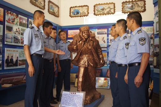 【網(wǎng)絡(luò)媒體國(guó)防行】軍中小能手！漠河雷達(dá)站里，別樣軍旅文化生活讓人“驚艷”