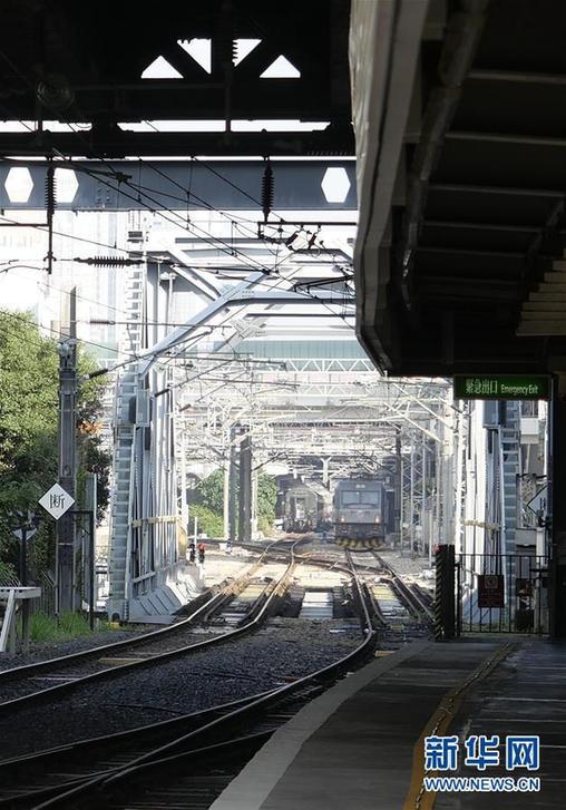 （圖文互動）（5）四十年、一扇窗——兩地值守者眼中的羅湖橋