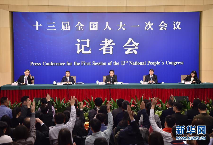 （兩會）（3）財(cái)政部部長肖捷等就“財(cái)稅改革和財(cái)政工作”答記者問