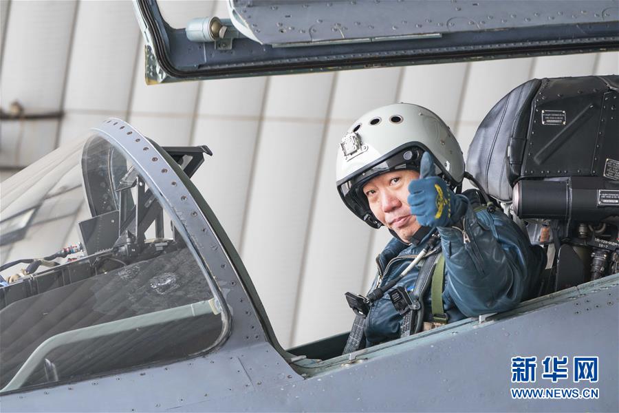 （新華全媒頭條·圖文互動）（4）戰(zhàn)鷹，為祖國奮飛——記空軍航空兵某旅旅長、特級飛行員郝井文