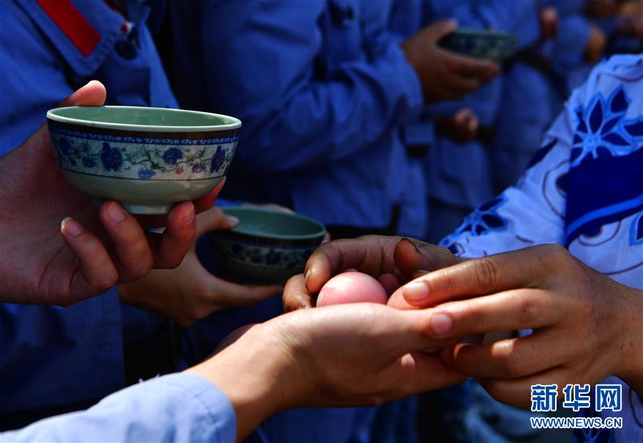 （新華全媒頭條·不忘初心、牢記使命——記者再走長征路·圖文互動）（4）風(fēng)展紅旗如畫——來自長征出發(fā)地長汀、寧化的紅色信仰報告 