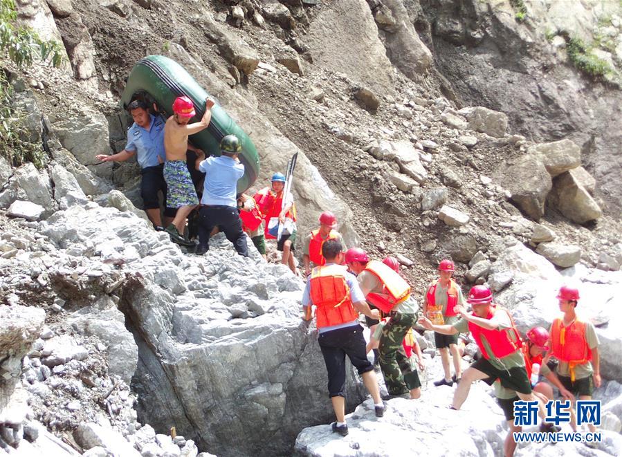 （時(shí)代先鋒·圖文互動）（2）為人民“逆行”的人——追記退役軍人、青年禁毒民警韓順軍