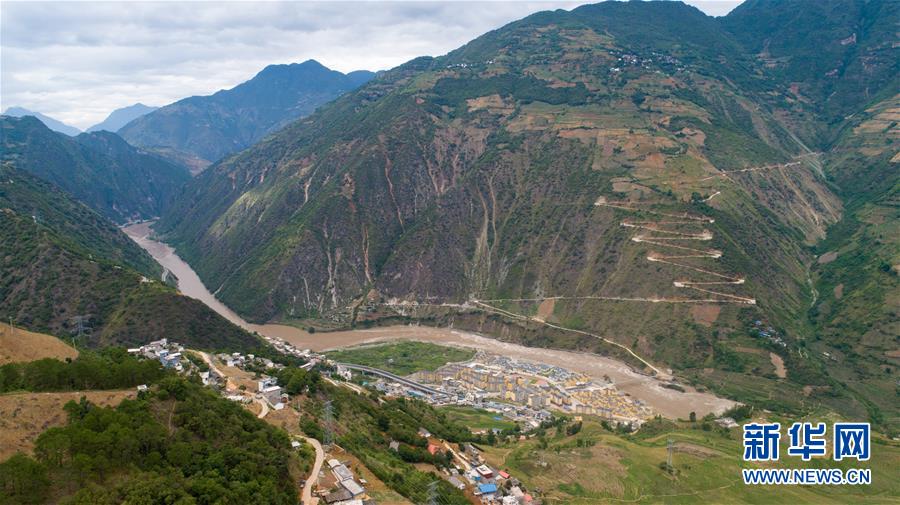 （直過(guò)民族脫貧攻堅(jiān)·圖文互動(dòng)）（3）下山！傈僳群眾開(kāi)啟新生活