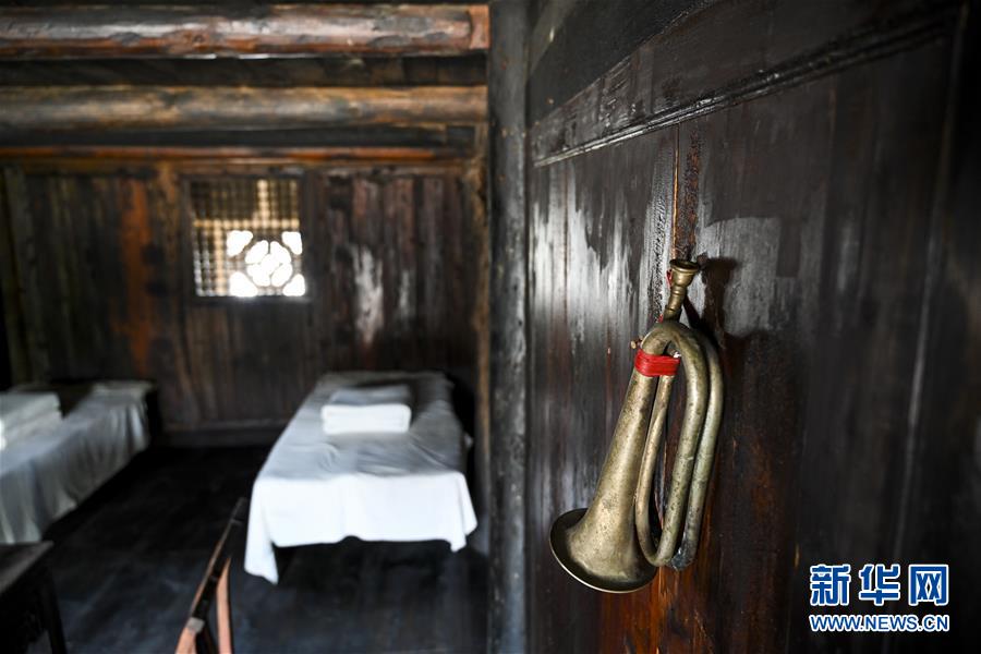（壯麗70年·奮斗新時代——記者再走長征路·圖文互動）（4）手捧棉被憶紅軍：走了那么多年，我們都念他們的好