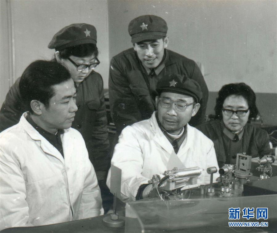 （愛國情 奮斗者·圖文互動）（1）永不停轉(zhuǎn)的“陀螺”——追記中國工程院院士、國防科技大學(xué)教授高伯龍