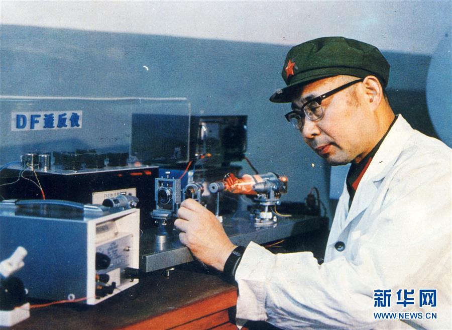 （愛國情 奮斗者·圖文互動）（2）永不停轉(zhuǎn)的“陀螺”——追記中國工程院院士、國防科技大學(xué)教授高伯龍