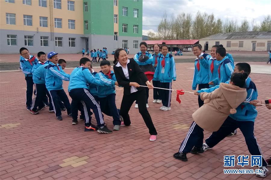 （不忘初心、牢記使命·圖文互動）（3）鄉(xiāng)村教師袁艷敏：點亮山區(qū)孩子的夢