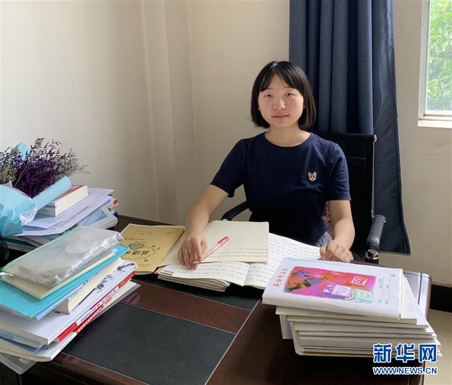 （在習(xí)近平新時(shí)代中國(guó)特色社會(huì)主義思想指引下——新時(shí)代新作為新篇章·總書(shū)記關(guān)心的百姓身邊事·圖文互動(dòng))（2）“我走進(jìn)大山，是為了讓你走出大山”——大學(xué)生支教故事