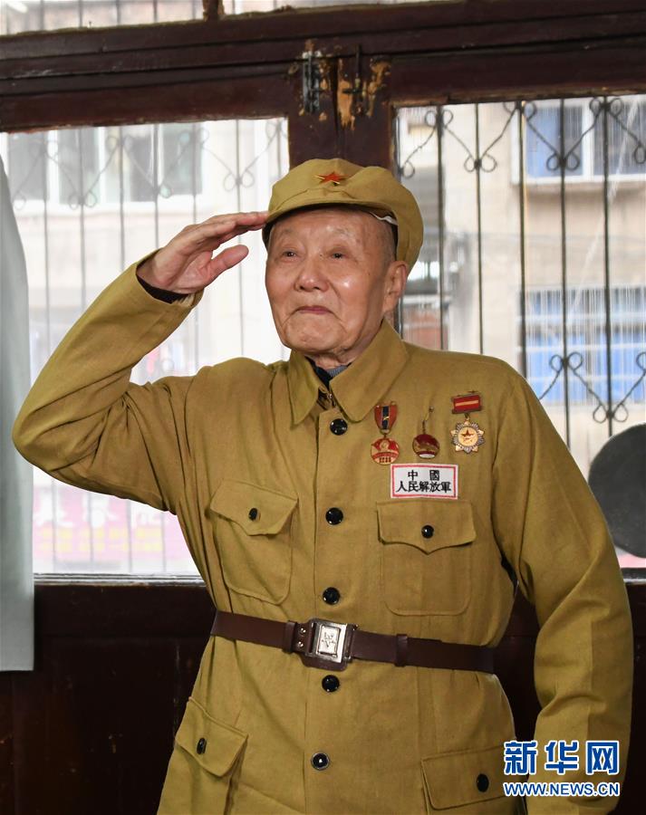 （壯麗70年·奮斗新時(shí)代——共和國(guó)榮光）（1）張富清：緊跟黨走，做黨的好戰(zhàn)士