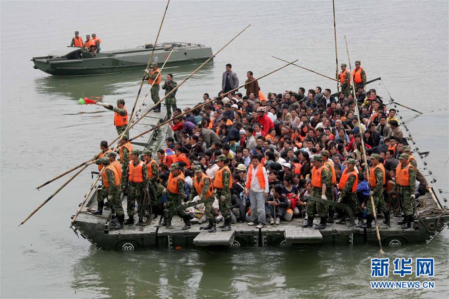 （圖文互動）（6）為了“中國號”巨輪揚帆遠航——中國共產黨領導下的人民軍隊忠于祖國、服務人民啟示錄