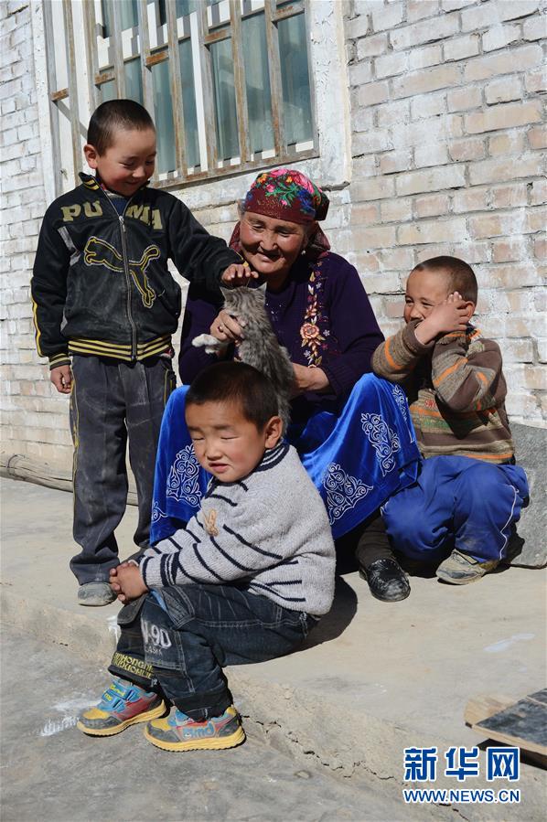 （壯麗70年&middot;奮斗新時(shí)代&mdash;&mdash;共和國榮光&middot;圖文互動(dòng)）（1）中國，一生的守護(hù)&mdash;&mdash;記&ldquo;人民楷模&rdquo;國家榮譽(yù)稱號(hào)獲得者布茹瑪汗&middot;毛勒朵