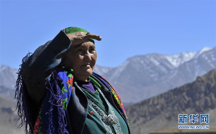 （壯麗70年&middot;奮斗新時(shí)代&mdash;&mdash;共和國榮光&middot;圖文互動(dòng)）（2）中國，一生的守護(hù)&mdash;&mdash;記&ldquo;人民楷模&rdquo;國家榮譽(yù)稱號(hào)獲得者布茹瑪汗&middot;毛勒朵