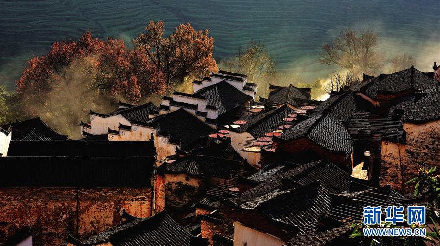 （圖文互動）（10）鄉(xiāng)村攝影師、鄉(xiāng)村“模特”、民宿店主——鄉(xiāng)村旅游推動婺源農民生活方式發(fā)生新變化