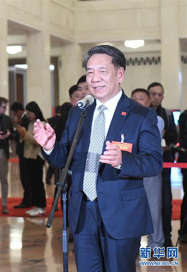 （兩會(huì)·面對(duì)面）（1）全國政協(xié)委員接受采訪
