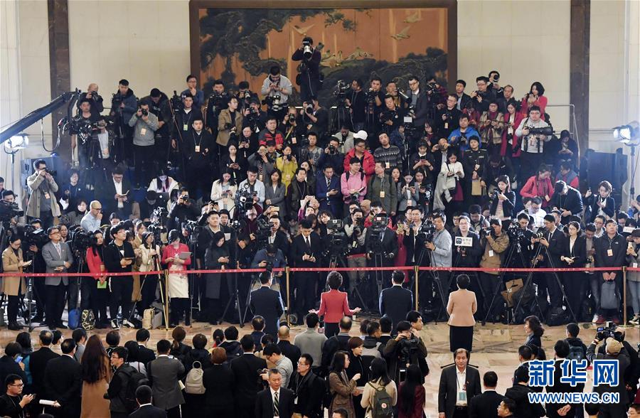 （兩會(huì)·面對(duì)面）（12）全國政協(xié)委員接受采訪