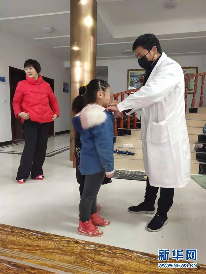 （聚焦疫情防控·圖文互動(dòng)）（3）從武漢返鄉(xiāng)的一家人：“鄰里情割不斷，自行隔離是義務(wù)”
