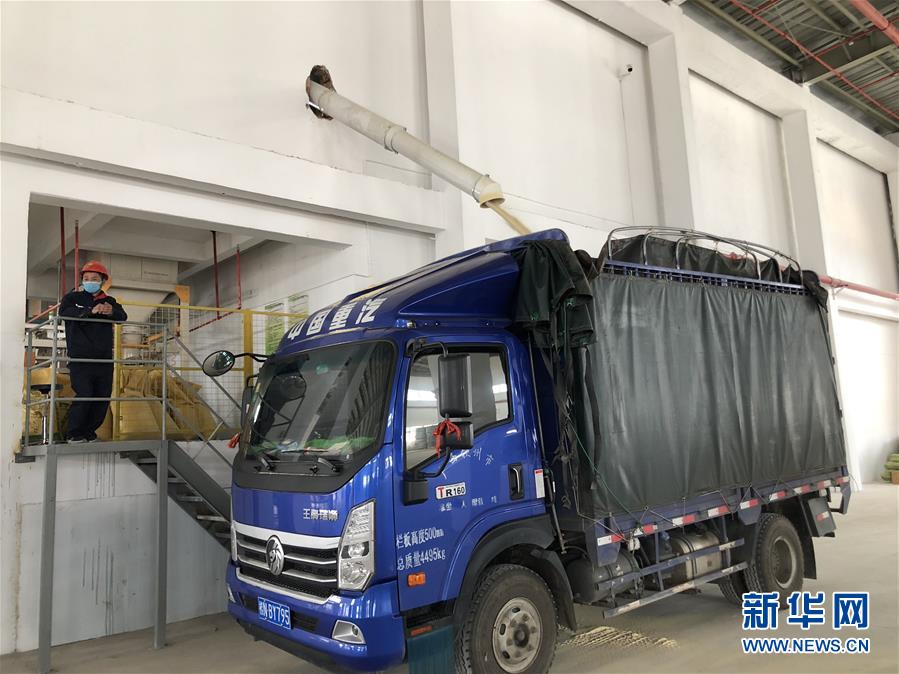 （圖文互動）（5）抓好防疫保暢，還管司機吃飯——廣西欽州保稅港區(qū)服務(wù)企業(yè)復(fù)工見聞