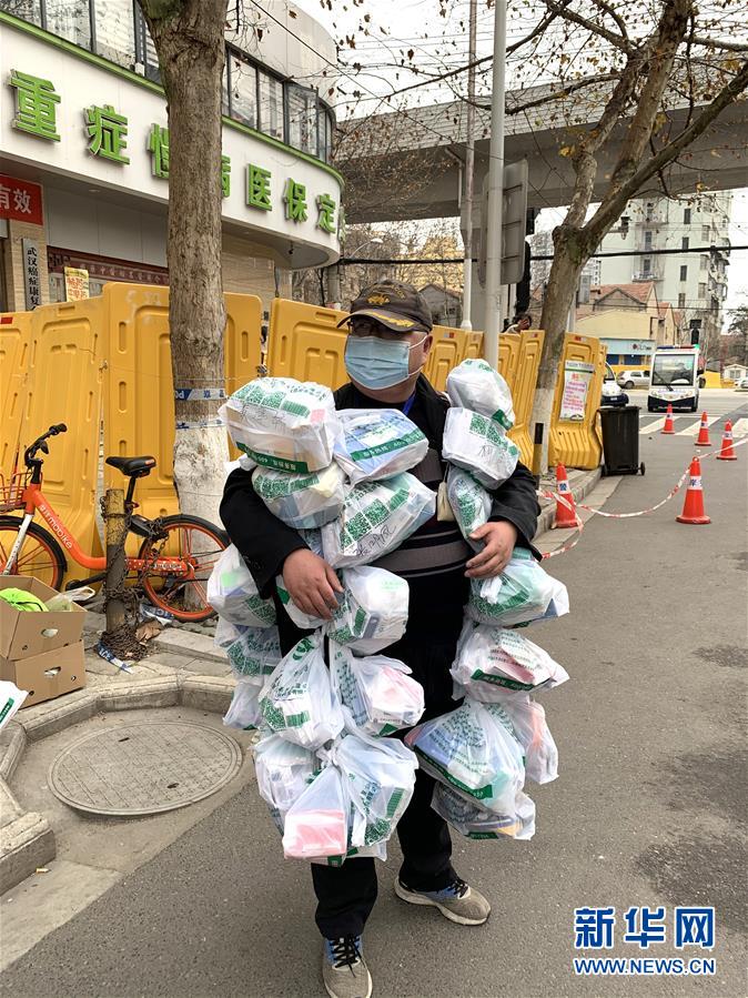 （新華全媒頭條·圖文互動(dòng)）（8）一鼓作氣，不勝不休！——寫(xiě)在疫情防控阻擊戰(zhàn)的關(guān)鍵時(shí)刻