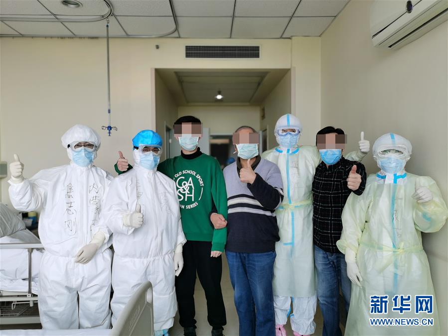 （聚焦疫情防控·圖文互動）（2）重癥醫(yī)生王洪亮：“沖在前，守到底”