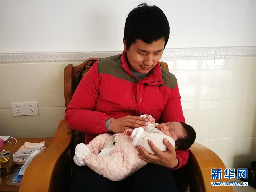 （一線抗疫群英譜·圖文互動(dòng)）（7）羅文浩：“女兒，你的名字里有溫暖，有榮光！”