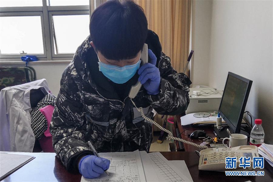 （一線抗疫群英譜·圖文互動(dòng)）（2）大學(xué)生志愿者譚藝西：在武漢，我和媽媽共戰(zhàn)“疫”