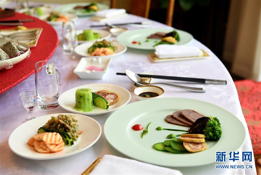 （聚焦復(fù)工復(fù)產(chǎn)·圖文互動(dòng)）（2）“分得安心，吃得放心”——豫菜老字號(hào)的復(fù)工見(jiàn)聞
