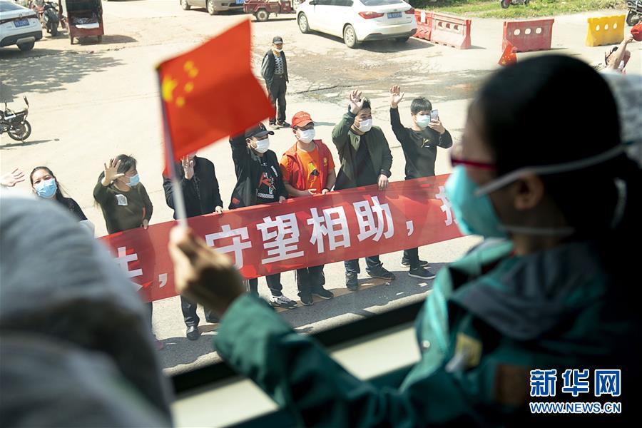 （聚焦疫情防控·圖文互動）（1）分秒必爭！一切為了治病救人——中國抗疫生命至上的生動實踐