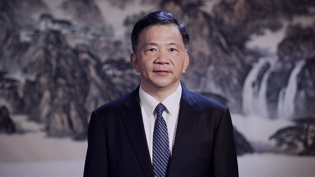 中宣部副部長  中央廣播電視總臺(tái)臺(tái)長、總編輯   慎海雄