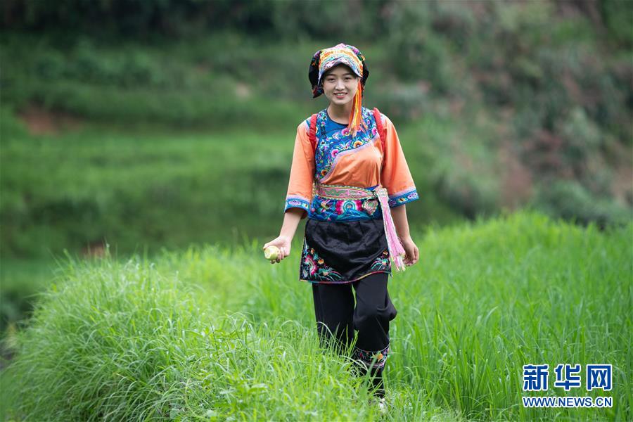 （新華全媒頭條·走向我們的小康生活·圖文互動(dòng)）（4）那山，那人，那苗寨——十八洞村三代人的奮斗史