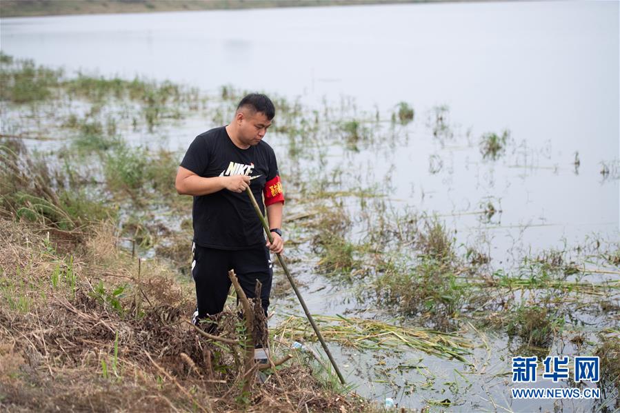 （防汛抗洪·圖文互動(dòng)）（2）在大堤上成長(zhǎng)，為人民守護(hù)——洪水中的青年“生力軍”