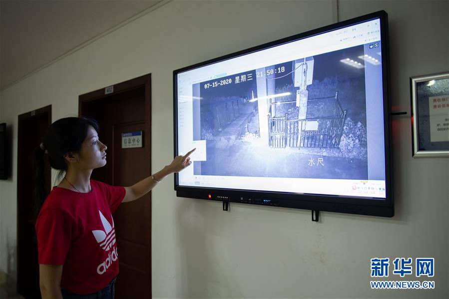 （防汛抗洪·圖文互動(dòng)）（5）在大堤上成長(zhǎng)，為人民守護(hù)——洪水中的青年“生力軍”