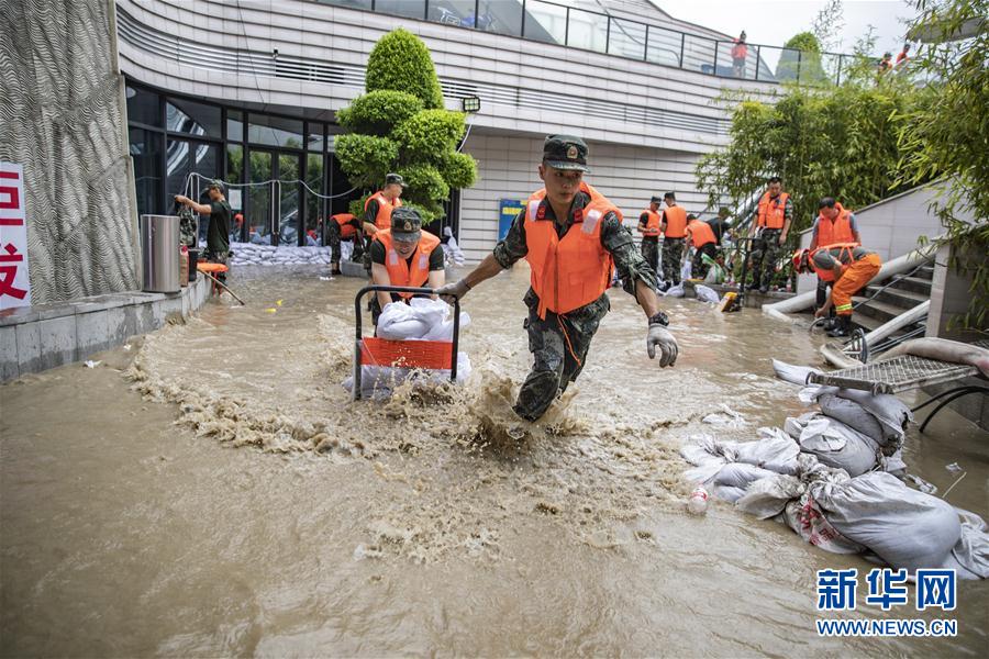 （防汛抗洪·圖文互動）（4）筑起防大汛的堅強防線——重慶防御長江、嘉陵江過境洪峰現場記錄