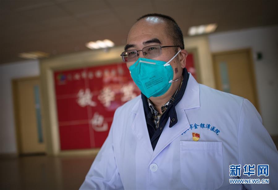 （抗疫先進(jìn)事跡·圖文互動(dòng)）（3）張定宇：疫情“暴風(fēng)眼”里，“漸凍”之軀與時(shí)間賽跑