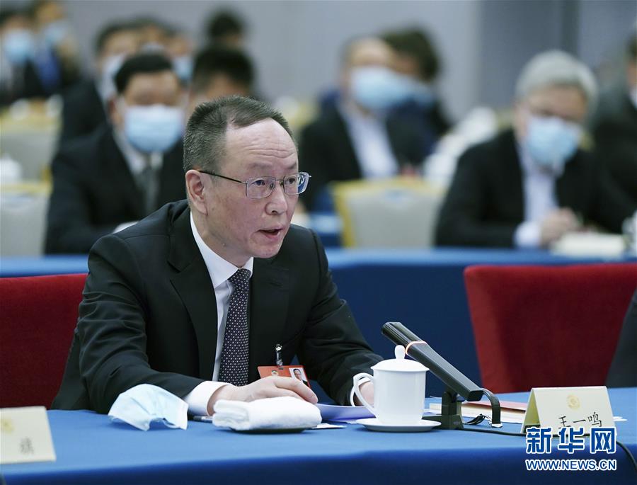 （新華全媒頭條·圖文互動）（7）從人民中汲取磅礴力量——習(xí)近平總書記同出席2020年全國兩會人大代表、政協(xié)委員共商國是紀(jì)實